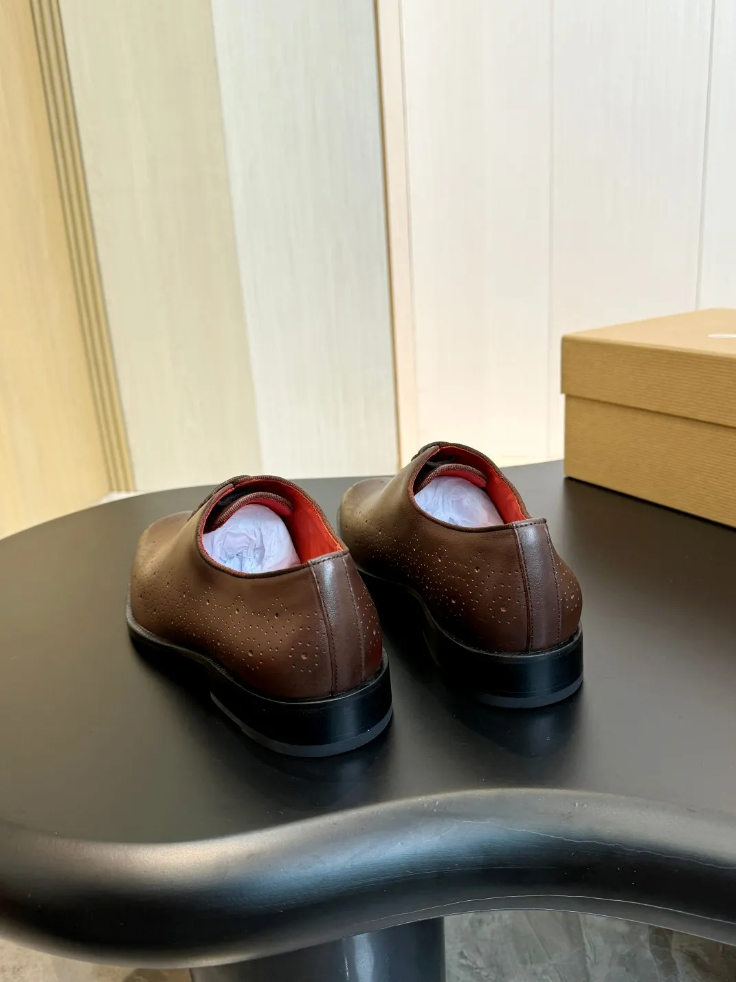 💰960 Christia*.Loubouti* high-end men's business formal leather shoes, original genuine cowhide red sole, imported Italian cowhide outsole, first-layer cowhide, water-dyed cowhide lining, high-end luxury. Size: 39-44 (customized at 38.45.46)✅